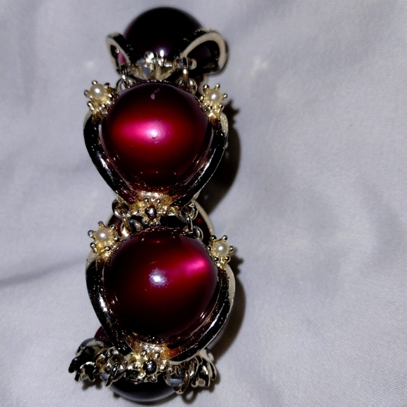 Gorgeous bracelet with mini pearls and red stones - Picture 5 of 6